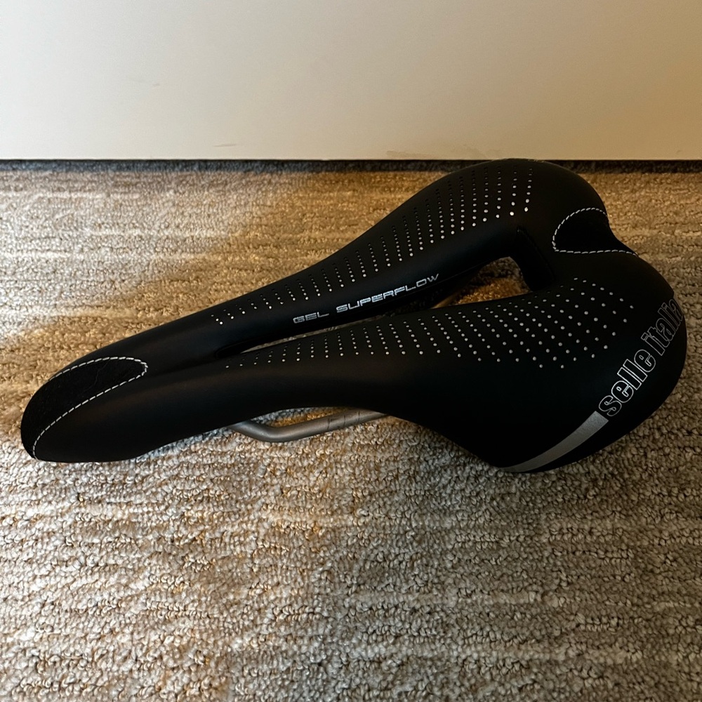 Selle Italia Diva Gel Superflow Saddle - Women's